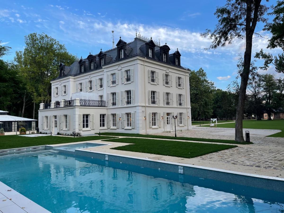 Château des Hauts de Provins Hotel Champcenest Exterior foto